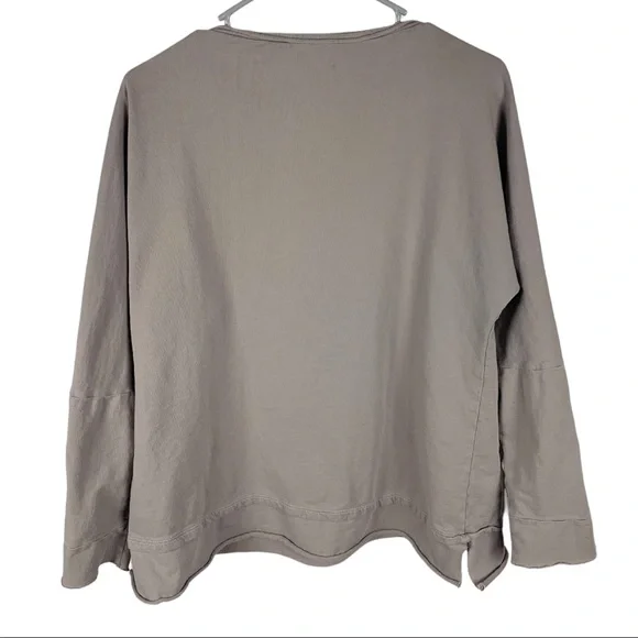 Soft Surroundings Snap Button Raw Hem Long Sleeve Sweatshirt | Gray | Women’s M - Picture 3 of 8